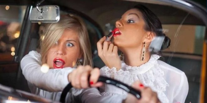 Блондиночка за рулем: смешной рассказ для настроения