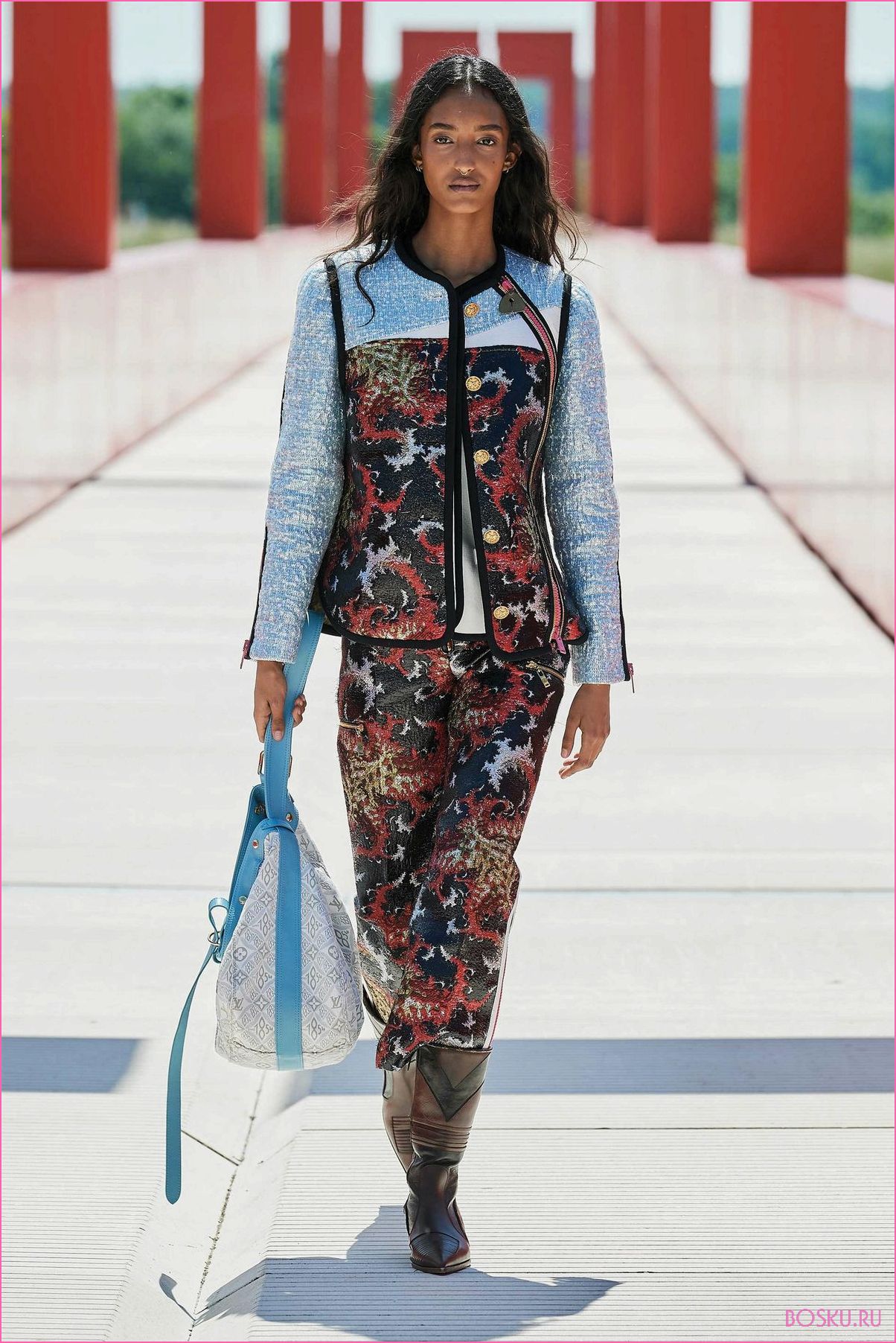 Коллекция Louis Vuitton Resort 2022: модные тренды и новые образы