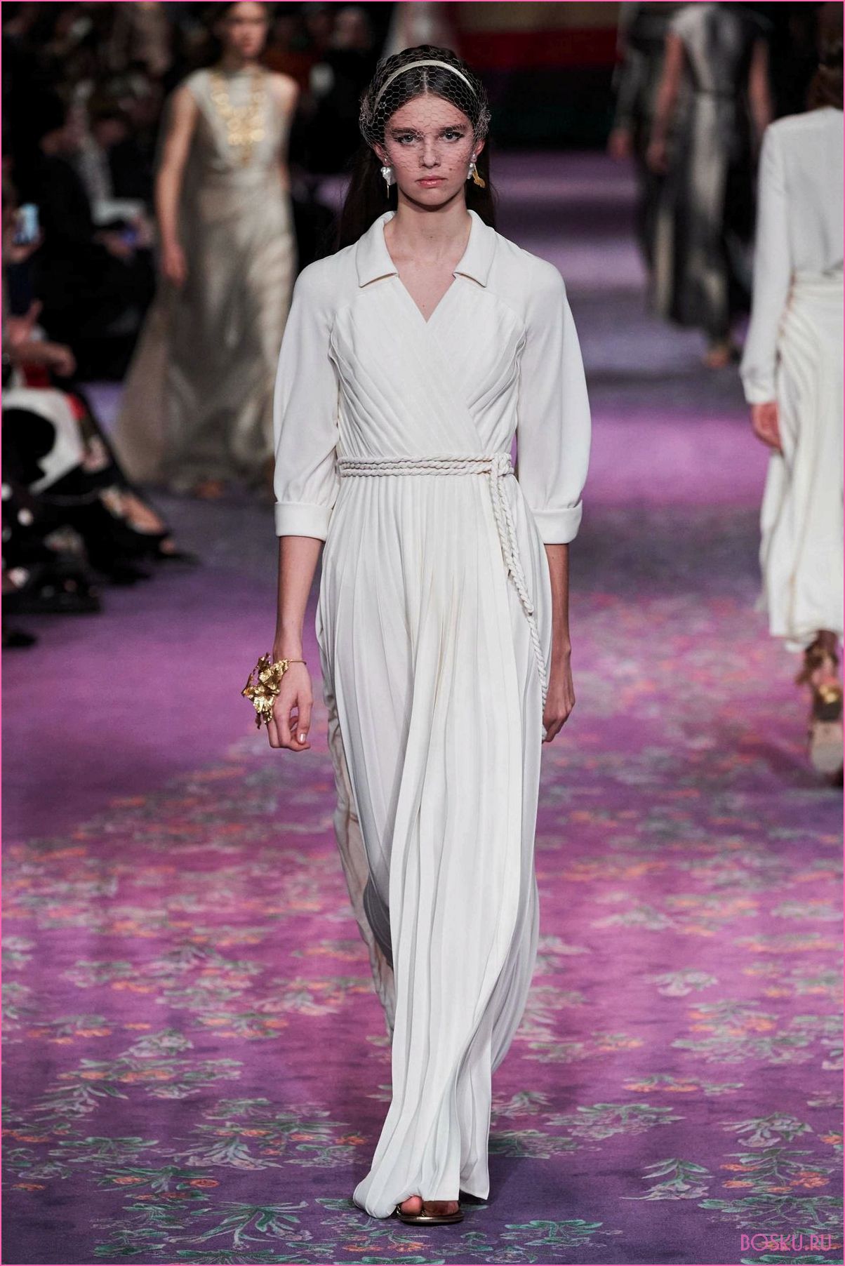 Коллекция Christian Dior Couture весна 2024: главные тренды и потрясающие образы